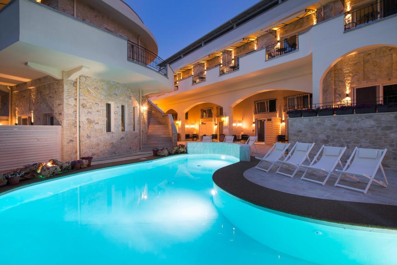 Neikos Mediterraneo Luxury Suites Chaniotis Dış mekan fotoğraf