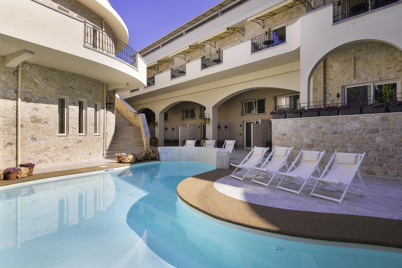 Neikos Mediterraneo Luxury Suites Chaniotis Dış mekan fotoğraf